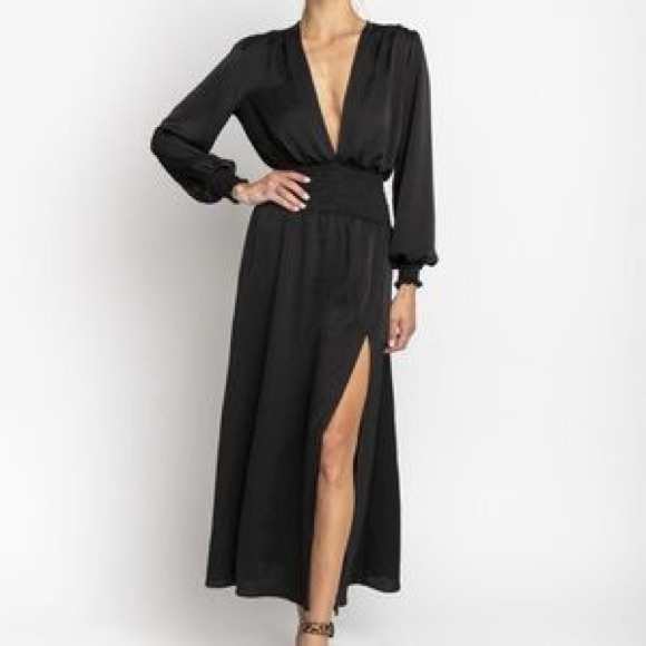 RESA Dresses & Skirts - RESA Jade Black Long Sleeve Maxi Dress - Size M